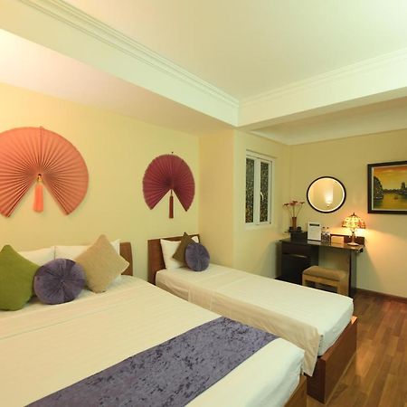 Holiday Lakeview Hotel Hanoi Exterior photo