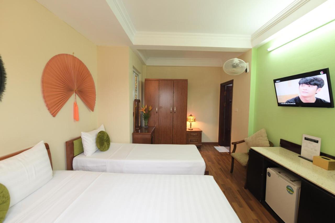 Holiday Lakeview Hotel Hanoi Exterior photo